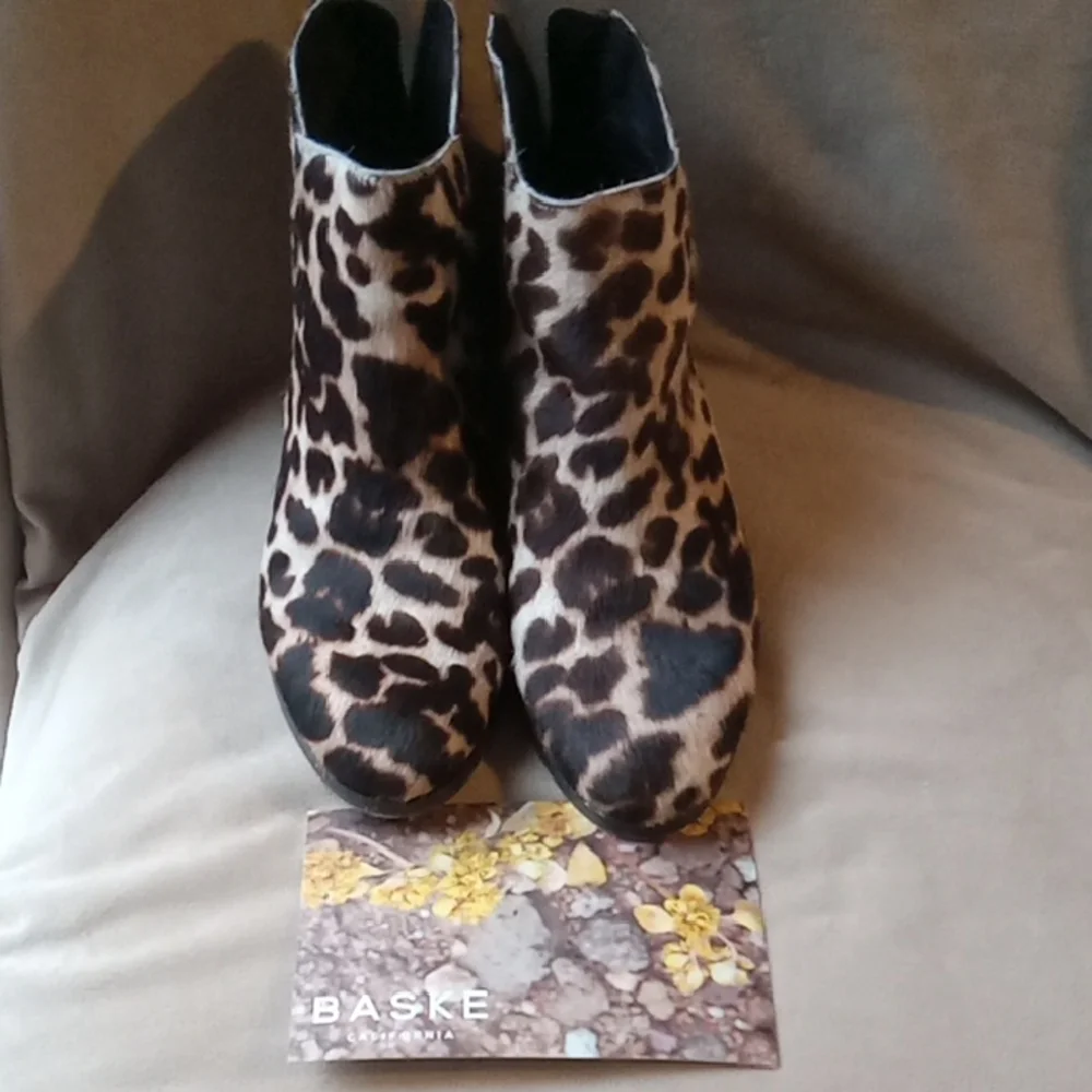 Women's Leopard Print Ankle Booties - Picture 2 of 8